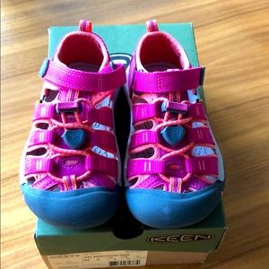 NWT Kids Keen Newport H2